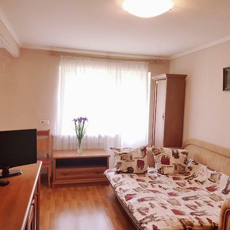 Квартира -Студія Вул. Героїв Севастополя 46/17, Поруч Нау, Клініка Шалімова, Швидкістний Трамвай, Ж/Д Вокзал, Аеропорт Жуляни 基輔 外观 照片